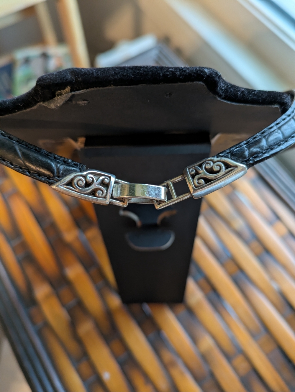 Brighton Vintage Silver Filagree Heart & Black Leather Choker Style Necklace - Picture 2 of 4